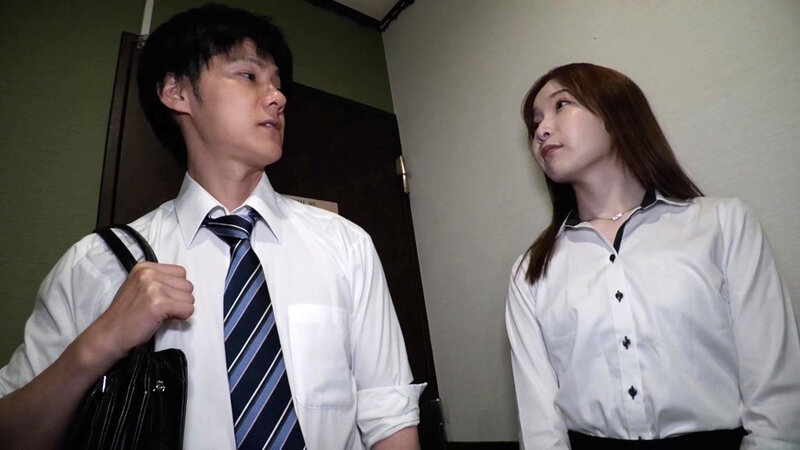 【4K】憧れの美人上司とまさかの相部屋で中出しSEX 小春まり - サンプル画像 - 3