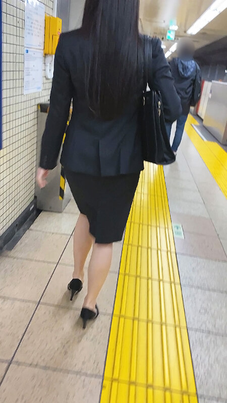 スーツ女子ストーキング記録＃04 ◆派遣会社事務◆A.Sちゃん◆高※寺住み - サンプル画像 - 3
