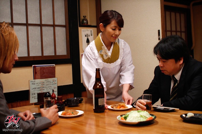 アナルを犯●れた居酒屋の女将 結城みさ - サンプル画像 - 1