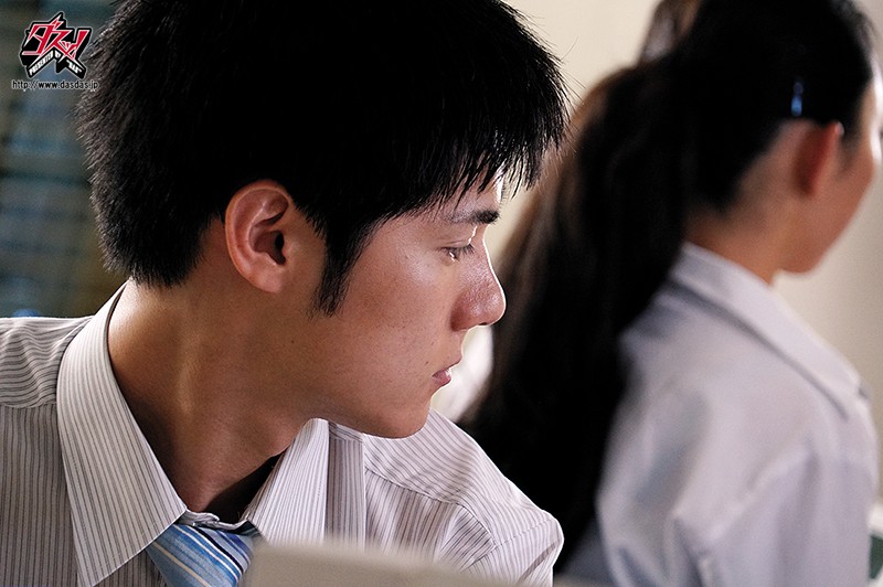 OLスレンダー巨乳の彼女がいけ好かない同僚に寝取られ種付けプレスされていた。 森ほたる - サンプル画像 - 8