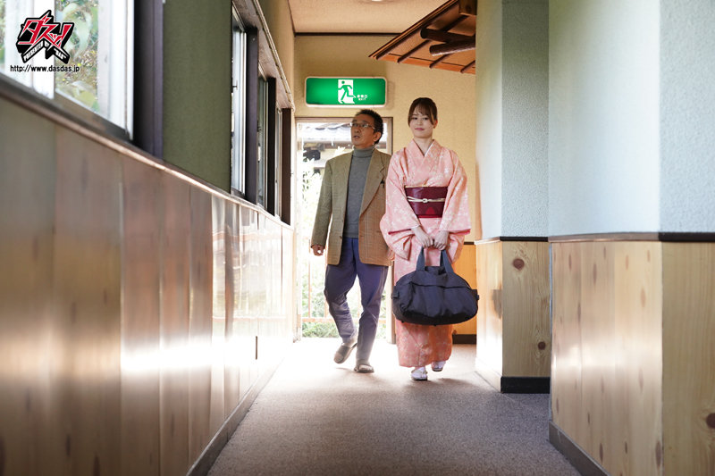 女将さんと一泊二日の自由恋愛。予約が2年は取れない おもてなしご奉仕旅館。 三舩みすず - サンプル画像 - 1