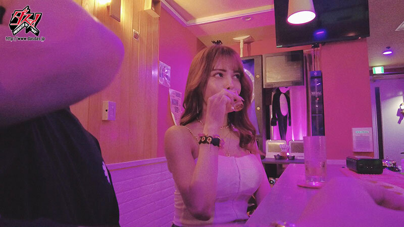 酔ってんだから美少女ニューハーフと逆アナFUCKしたくない？ち●ぽこテキーラ一気でヤベめに弄って焦らして寸止め悶絶∞性交マリナも常にギンギン責めっぱメスイキはしご酒 池田マリナ - サンプル画像 - 1