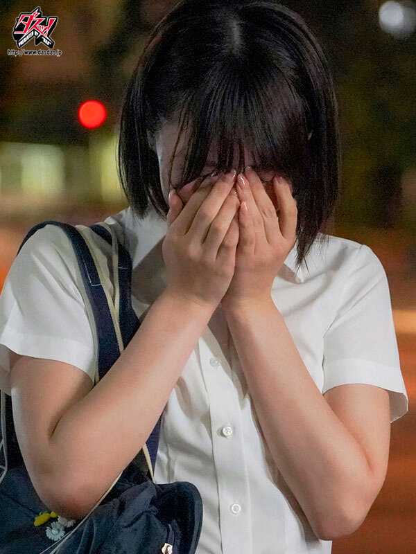 華著スレンダーで可愛い僕のなっちゃんは、夏休み中に美術部顧問に心も身体も寝取られました。 東條なつ - サンプル画像 - 4