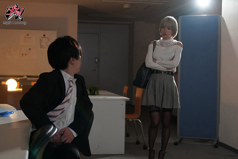 知人デリヘル。本番ナシのデリヘル呼んだら、高圧的な先輩がやってきた。 百永さりな - サンプル画像 - 2