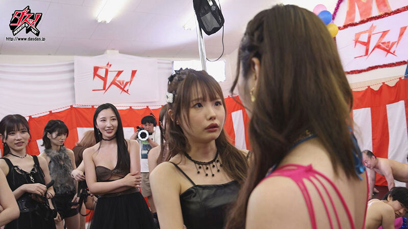コイツらマジぱねぇ～何でもアリやんけ！？性欲えげつねー卑猥女達に唾液にゅっるにゅるメスサド乱入されたらもうわしゃオシマイや！いっぱい中出しぬ～るぬる！爆ヌキ鬼どぴゅトランス性交 沙月恵奈 有村のぞみ 二宮もも 藤田ゆず - サンプル画像 - 1