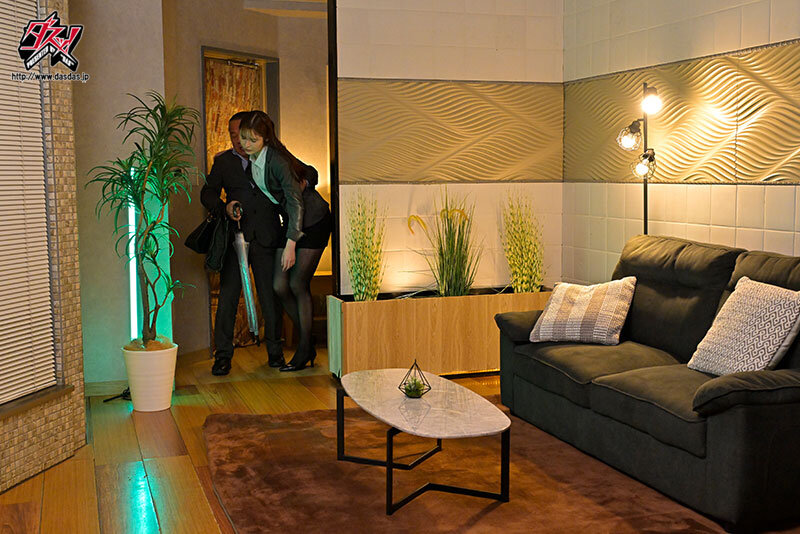 出張先で集中豪雨 嫌いな上司の前でまさか酔い潰れ…突然の相部屋 夜が明けても唾液を濃厚に絡ませ汗だく中出し絶倫性交で貪り合ってました。 天音ミシェル - サンプル画像 - 1