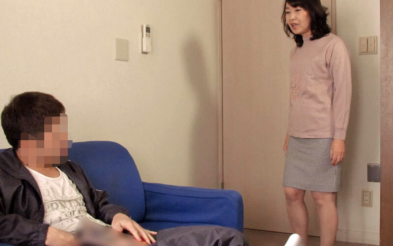 突然の家庭内相姦 風呂上りでバスタオル姿の母に性交渉をお願いしてみたら…4時間 - サンプル画像 - 8