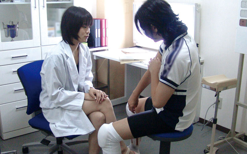 女医のおばさんに勃起チ○ポ見せて射精介助を頼むと、どんな結末が…！？4時間 - サンプル画像 - 7