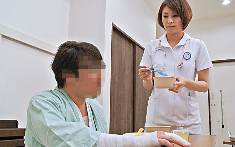 人妻ナースに勃起チ○ポ見せて射精介助を頼むと、どんな結末が…！？4時間 - サンプル画像 - 6