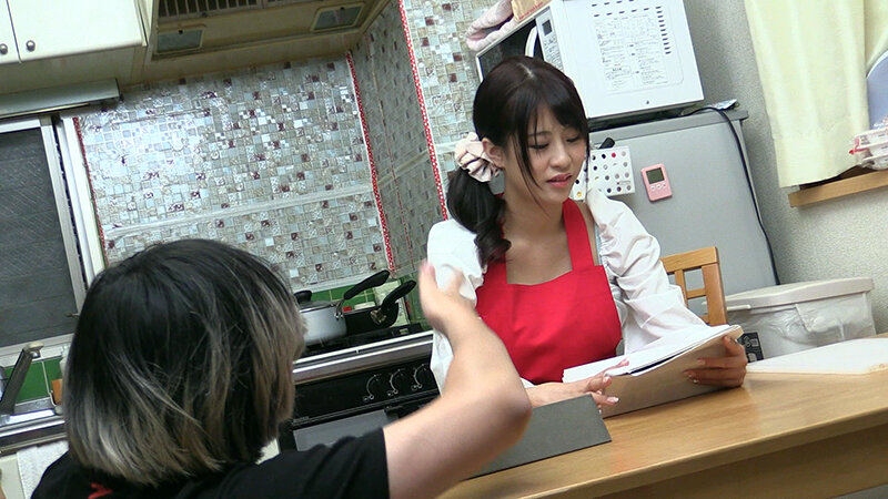 ★配信限定！特典映像付★もしも！男性限定のマンツーマン料理教室の先生が美人で巨乳でド淫乱だったら？ 穂花あいり - サンプル画像 - 20