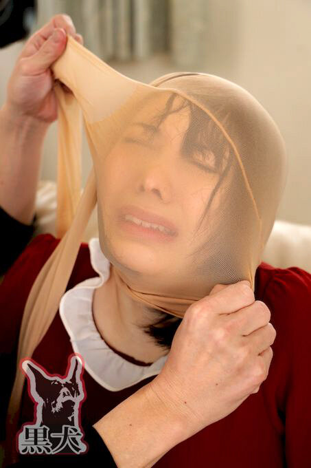 衝撃！こんな美女が！？パンスト変顔で顔面崩壊！？ - サンプル画像 - 15