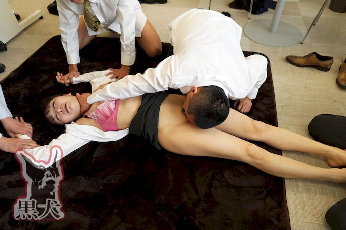 ワガママ放題な生意気女社員を監禁調教！佐藤ののか - サンプル画像 - 9