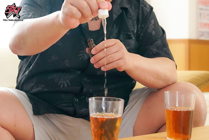優しさこぼれ落ちるほどの超乳彼女がDQNな先輩に寝取られ種付けプレスされていた。 彩月七緒 - サンプル画像 - 16