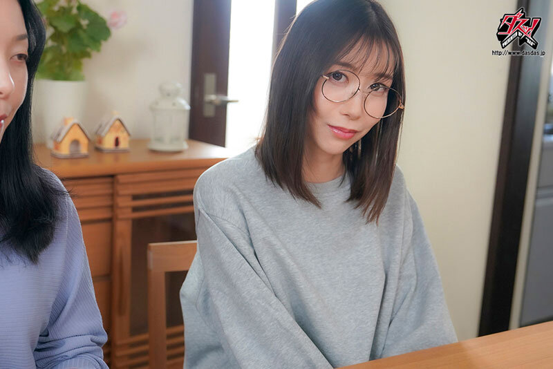 根暗巨乳メガネ姉に「イキそうなのこらえてるの？すごく尊い」と囁かれ、理性をぶっ壊されて何度も中出しする極限チンイラ痴女POV。 黒川すみれ - サンプル画像 - 20