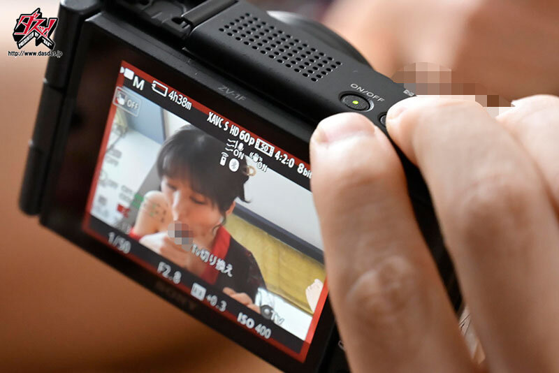 「盗撮してんの？上等じゃん！」継いだ実家旅館に来たクレーム客を手コキ＆まんコキ寸止めで脳イキ放心…快楽の限界へ誘う元ギャル若女将！ 五日市芽依 - サンプル画像 - 8