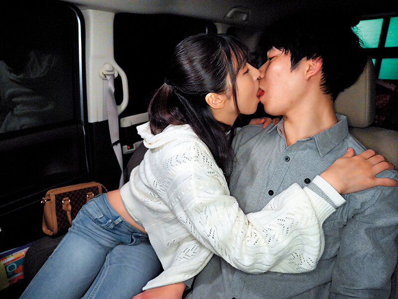 子供の送り迎えに買い出しに多忙な軽ワゴン妻Aさんは同じパート先の大学生と連日カーセク不倫に溺れている（町田市在住39歳/ニ児の母/千円カットで散髪/趣味は100円ショップで爆買い）膣内に中出しザーメン宿したまましれっと帰宅、母に戻る 藤咲紫 - サンプル画像 - 14