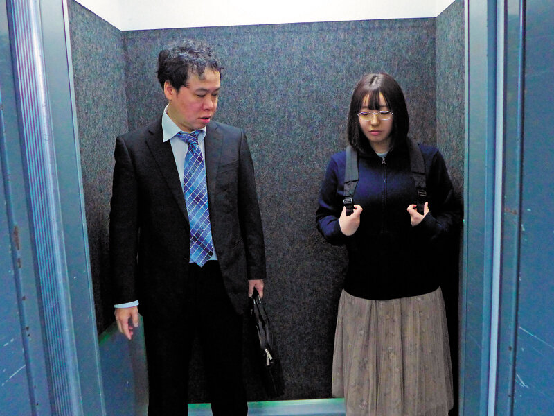 いつもズリネタにしてる爆乳エロライバーの正体は向かい部屋の陰キャJD口止め代わりに一発ヤれたのも束の間オナ配信で溜まりまくった女の性欲に火を付けてしまい性処理専用チ○ポとして連日精子が尽きるまで生中出しさせられてます 東雲はる - サンプル画像 - 1