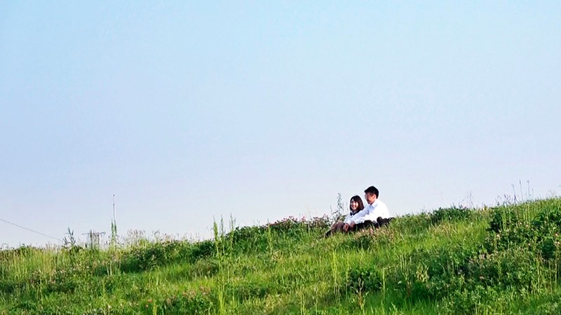 青春メモリアルSEXドキュメント ひかるちゃんAVデビュー 卒業式直後にマジックミラー便に乗った吹奏楽部の美少女女子○生の3年間応援スタンドから片思いし続けた野球部同級生との恥じらい純情SEXお見せします！ 皆月ひかる - サンプル画像 - 10