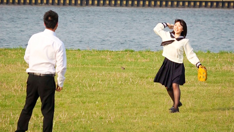 青春メモリアルSEXドキュメント ひかるちゃんAVデビュー 卒業式直後にマジックミラー便に乗った吹奏楽部の美少女女子○生の3年間応援スタンドから片思いし続けた野球部同級生との恥じらい純情SEXお見せします！ 皆月ひかる - サンプル画像 - 11