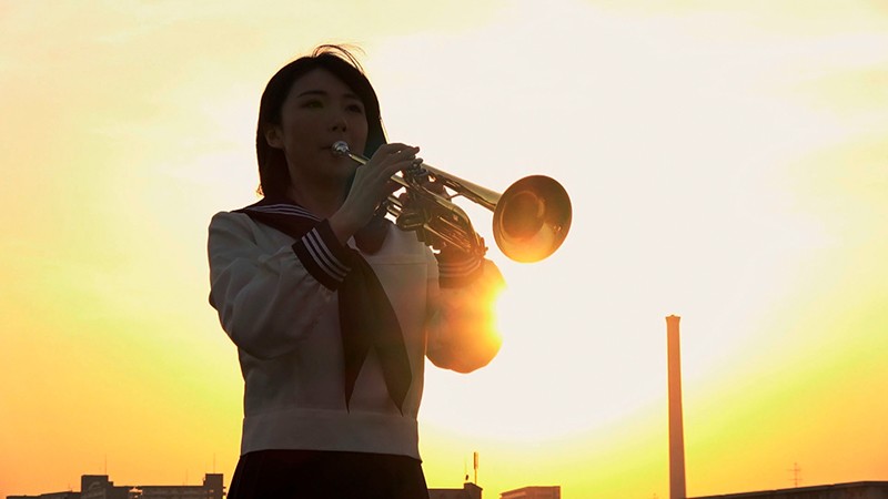 青春メモリアルSEXドキュメント ひかるちゃんAVデビュー 卒業式直後にマジックミラー便に乗った吹奏楽部の美少女女子○生の3年間応援スタンドから片思いし続けた野球部同級生との恥じらい純情SEXお見せします！ 皆月ひかる - サンプル画像 - 12