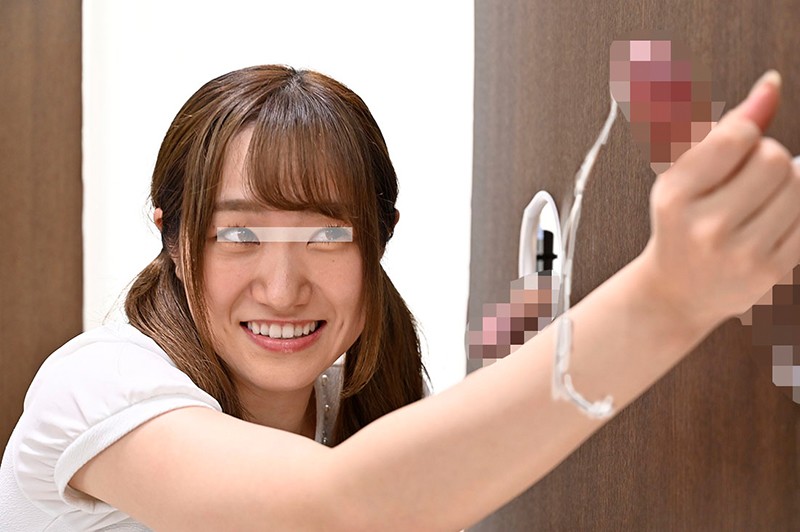 一般男女モニタリングAV しごいてしゃぶってヌキまくり！！素人女子大生が無数に生えた壁ち○ぽの即ヌキに挑戦！ 6 フル勃起ち○ぽに囲まれ恥じらいながらもオマ○コが濡れてしまった女子大生はザーメンまみれでノンストップ射精SEX！総発射52発！ - サンプル画像 - 3