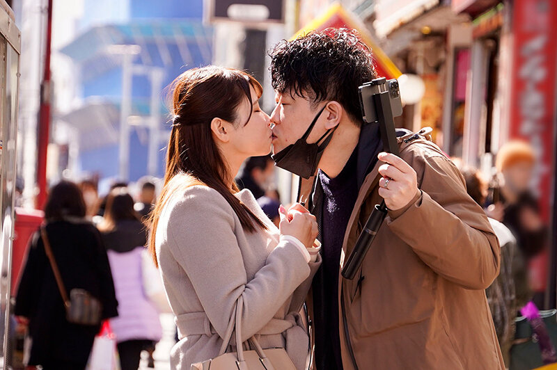 初めての週末不倫温泉 年上の上司と密会し、隠れてキスをして、欲望に溺れ、本能剥き出しで貪り合う濃厚セックス 三田サクラ - サンプル画像 - 3