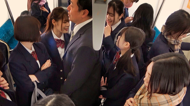 黒タイツ女子○校生ムレムレ満員電車 湿度300％超…下校直後でムレた色々なデニール数の黒タイツに挟まれ踏まれ何度も射精させられるっ！【同時収録】黒タイツキョンシー大行進！ - サンプル画像 - 2