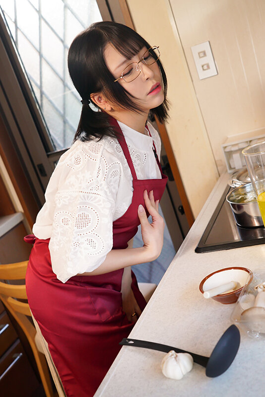 ED気味な夫の為に媚薬ドリンクを作っただけなのに…なぜか連れ子がフル勃起しちゃって理性崩壊！？久々の絶倫チ○ポに私の発情が止まらない！！ 佐藤ののか - サンプル画像 - 2