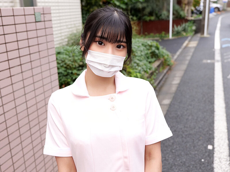 マスク美女感がハンパない歯科衛生士の皆さんww青空の下で童貞君のファーストキッス奪ってくれませんか！？マスクを外して現れる美顔で見つめる超濃密ベロキスで初めてのキッスを奪ってセキララ超発情！仕事も忘れて童貞君をベロベロ接吻とともに生ハメ中出し筆おろしww - サンプル画像 - 2