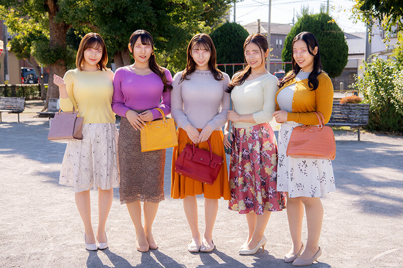 MM号青空王様ゲーム！ママ友×童貞男子！どんどん過激になるエッチな命令に濡れだした欲求不満オマ○コを童貞チ○ポが独り占め！！ハメまくりで中出し放題！！念願のハーレム筆おろし大乱交 inザ・マジックミラー - サンプル画像 - 2