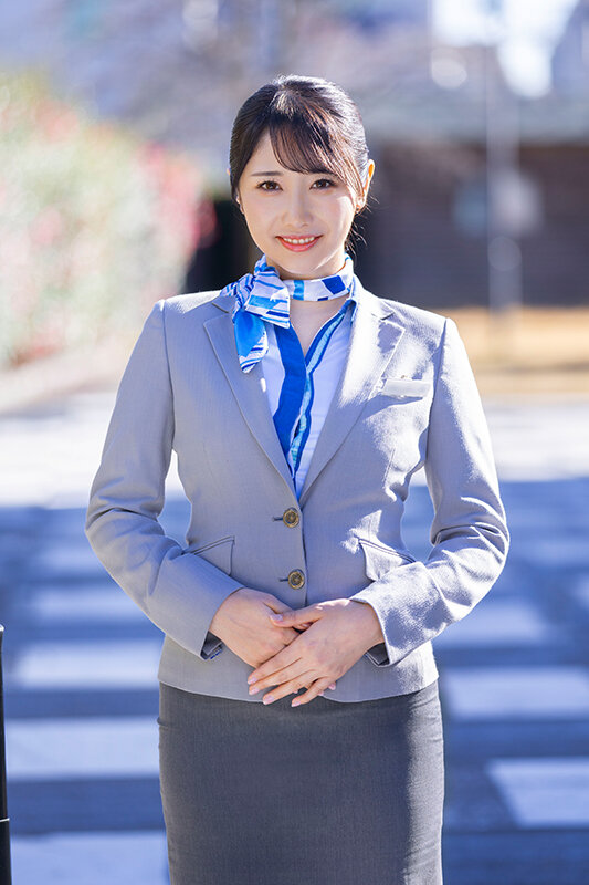 働く女AV出演ドキュメント 現役国際線キャビンアテンダント あすかさん（24歳）170cm高身長、Gカップ巨乳、デカ尻90cm、黒パンスト美脚―。マジックミラー便では口説けなかったハイスペックなCAが交渉の果てに最初で最後のAV DEBUT - サンプル画像 - 3