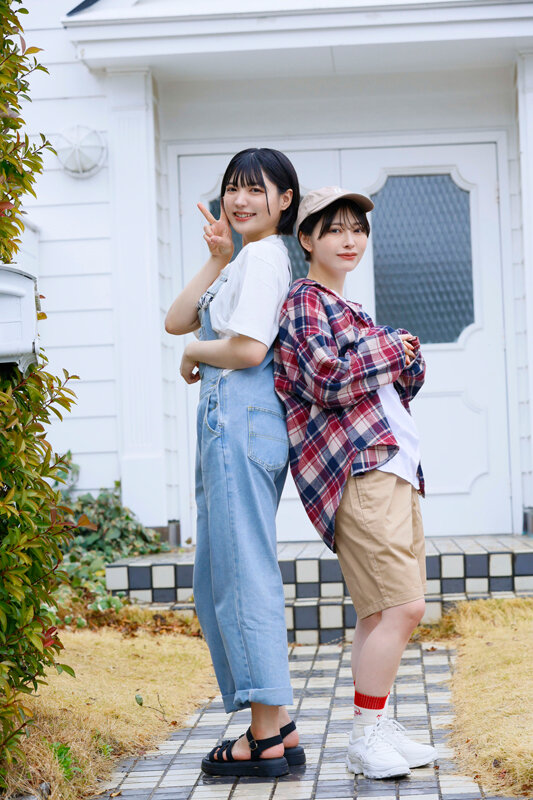 ボーイッシュ女子逆3P！男友達みたいな黒髪ショートの幼馴染から常に乳首責めとベロチューの同時攻撃でヤられまくった1泊2日。小松本果 虹村ゆみ - サンプル画像 - 2