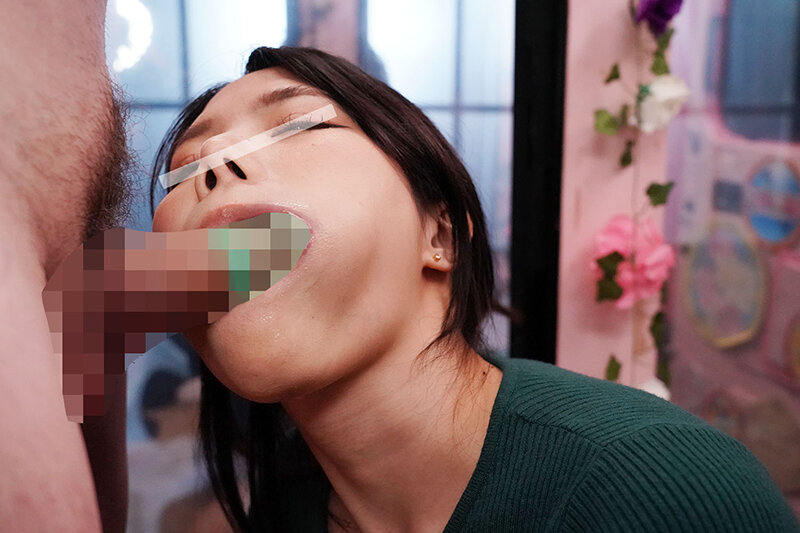 一般男女モニタリングAV×マジックミラー便コラボ企画 愛する夫の目の前で路上NTR！清楚な人妻が「お口だけでコンドーム装着」に挑戦！2 ノーハンドでデカチンを咥えたご無沙汰妻のオマ○コは欲しがり汁が溢れ出す！旦那の目の前で寝取って最後はゴムを外して生中出し！ - サンプル画像 - 7