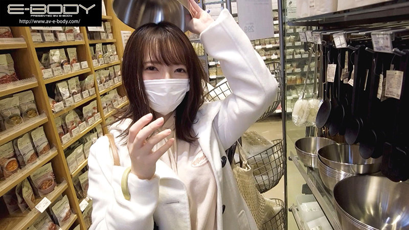 初めて出来た彼女を脱がしたら…着衣から想像できない物凄い色白美巨乳 大興奮の僕は性欲尽きるまでハメまくった 小花のん - サンプル画像 - 2