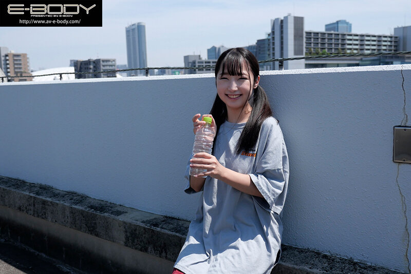 身長150cmの小さな体で太陽みたいに明るく元気！ 18歳！ Gカップロリ劇団員AVデビュー 星乃夏月 - サンプル画像 - 10