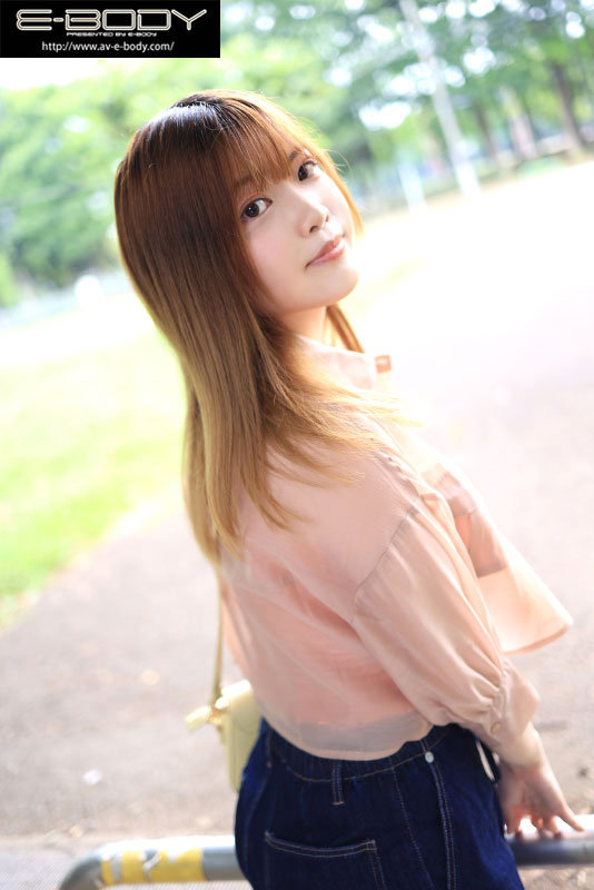 上京したての超優しいちょいギャルちゃんが脱いだらHカップ！ AVデビュー 新山ちなつ - サンプル画像 - 1