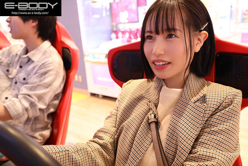 初めて出来た彼女を脱がしたら… 着衣からは想像できない物凄い色白スリム美巨乳 大興奮の僕は性欲尽きるまでハメまくった 如月りいさ - サンプル画像 - 1