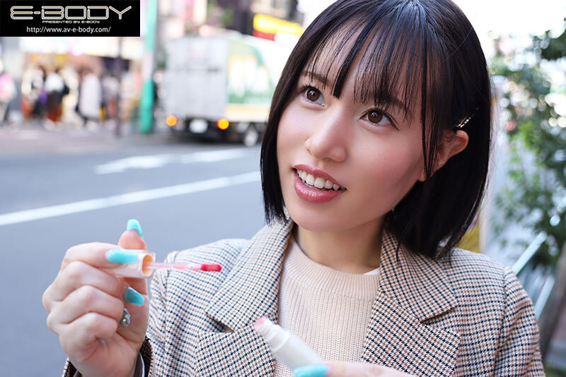 初めて出来た彼女を脱がしたら… 着衣からは想像できない物凄い色白スリム美巨乳 大興奮の僕は性欲尽きるまでハメまくった 如月りいさ - サンプル画像 - 2