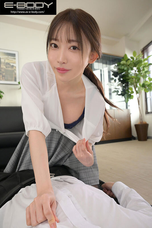 ブラチラ谷間誘惑と中出し淫語誘惑で新人をダメにするフェロモン全振り女上司 七瀬アリス - サンプル画像 - 3