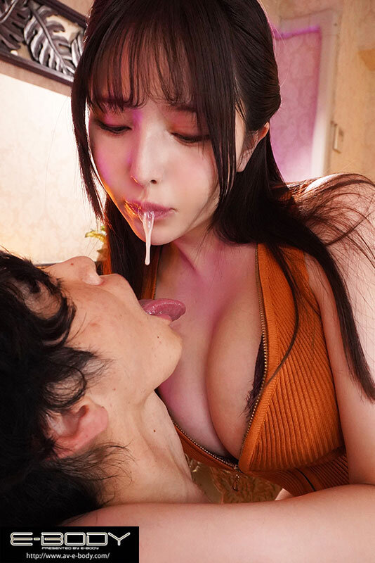 高嶺の花なお姉さんが 接吻、唾液、色白巨乳で 溺れるまで痴女ってあげるー。 宮本留衣 - サンプル画像 - 9