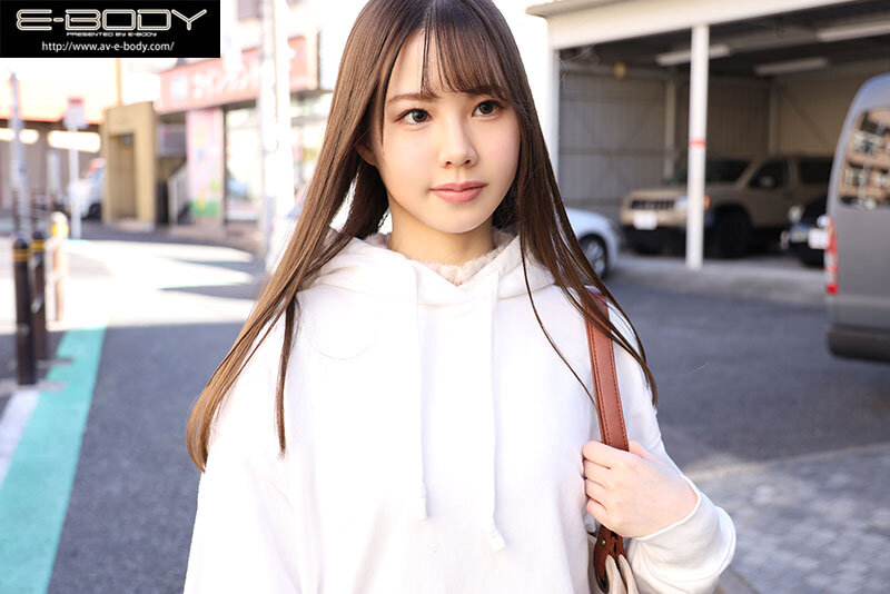 初めて出来た彼女を脱がしたら… 着衣から想像できない物凄い色白スリム美巨乳 大興奮の僕は性欲尽きるまでハメまくった 中村彩 - サンプル画像 - 1