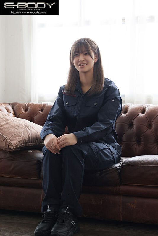 作業着で隠していた健康的グラマラスボディ 隠れGcupドボジョのむっつり肉弾性交 佐山由依 AVデビュー - サンプル画像 - 2