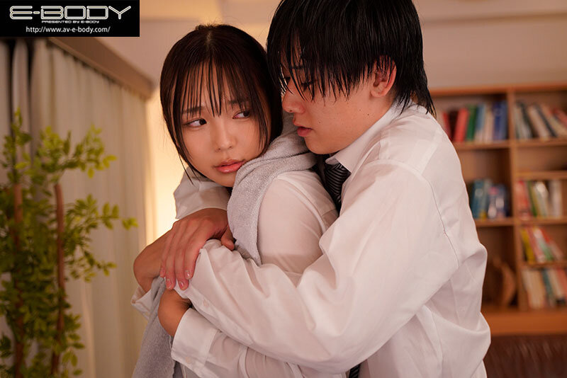 残業中に大雨で帰れなくなり世話焼きな同僚宅に泊まることに… 濡れた美巨乳と無防備なパジャマ姿に興奮した僕は嫁がいるのに朝まで何度も不倫中出し 莉々はるか - サンプル画像 - 3