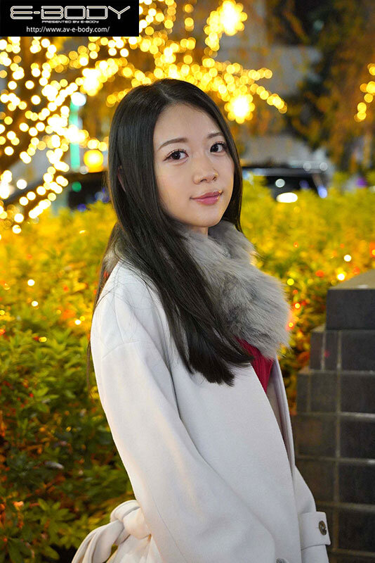 数多くの財界人が遊ぶ高級クラブのトップ嬢は脱いだら極細美ボディ、ドスケベ 超華奢55cm 美巨乳No.1ホステス AVデビュー 香住みなみ - サンプル画像 - 3