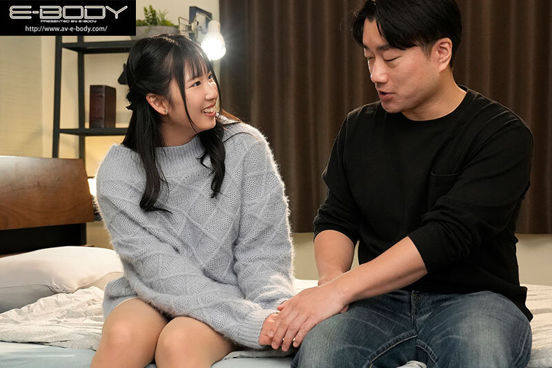 初めて出来た彼女を脱がしたら…着衣から想像できない物凄い色白美巨乳とピンク乳首 大興奮の僕は性欲尽きるまでハメまくった 岡田優愛 - サンプル画像 - 3