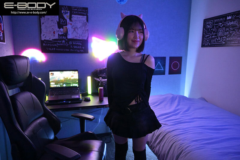 e-スポーツ全国ベスト8の美少女プロゲーマー 脱いだらまさかのチート級ロリGcup巨乳 AVモード突入デビュー 中山みずき - サンプル画像 - 1