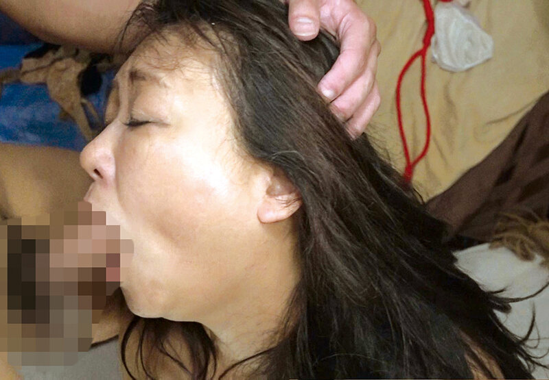 ［閲覧注意］輪●レ●プ映像 ノーカット無編集「婦女強●犯罪記録」 豊満熟肉エビ反り中出し凌姦！ クロロホルムとスタンガンで昏●、媚薬で淫欲爆発 欲求不満な熟妻は犯●れ続け理性が崩壊しイキ乱れ狂う！ 桐島明日香 - サンプル画像 - 6