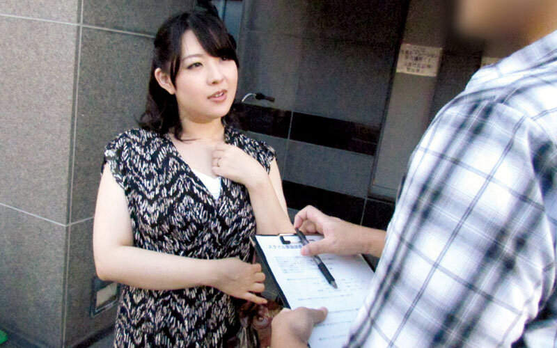 五十路四十路熟女ナンパ 最近、旦那とのSEXがご無沙汰な奥さんに声掛け→即効口説き背徳エッチ生撮り4時間 - サンプル画像 - 2
