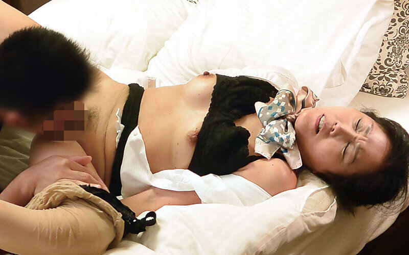 素人投稿！ラブホ不倫熟妻 人妻カップルxおばさん風俗隠し撮り4時間 - サンプル画像 - 13