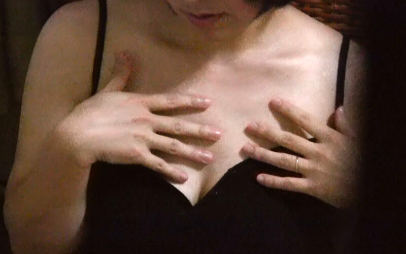 母の下着に興味がある息子が隠し撮りした着替え映像4時間 - サンプル画像 - 13